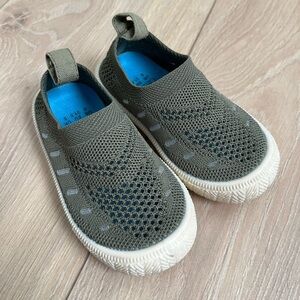 Jan & jul xplorer knit shoes